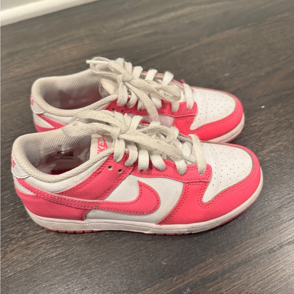 Nike Kids' dunks in White and Pink